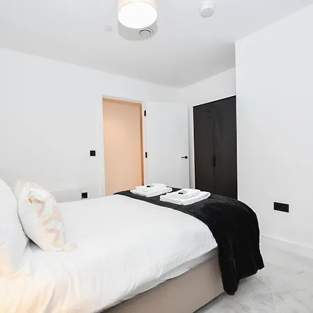 Daire Modern 2 Bed Flat In W Balcony *