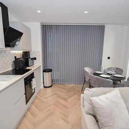 Daire Modern 2 Bed Flat In W Balcony Manchester