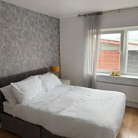 Stylish 4bd Townhouse - Centre - O2 Apollo Feriehus *