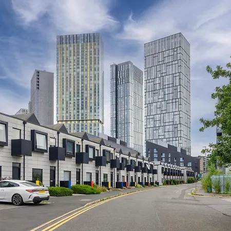 Cityscape Mcr Townhouse - Free Parking & Garden