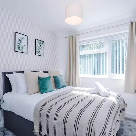 Comfortable & Spacious 3br House Near Coop Live Arena & Etihad Stadium With Free Parking - New Management Since Jan '26 Lägenhet Manchester