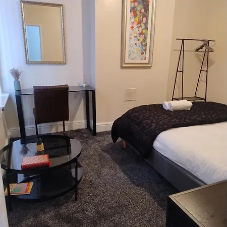 2 Beds Suburb Nestled Nook