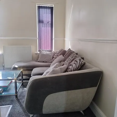 2 Beds Suburb Nestled Nook