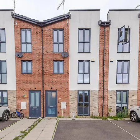 Casa de Férias Big Mcr 5-bedroom Contractor House Sleeps 8 With Parking By Purestay *