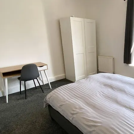 Huge Modern To In Salford Samson Plab Gasthof *