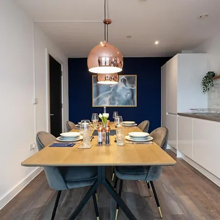 Apartman Modern & Spacious 2 Bed By Old Trafford *