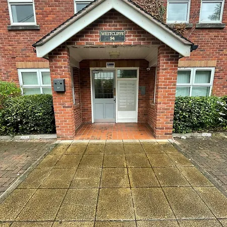 Stylish Monton - No8 Westcliffe *