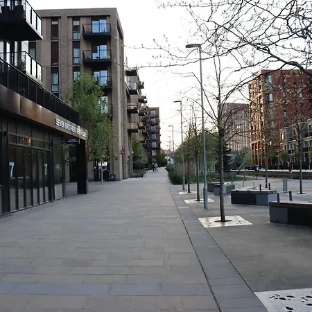 Daire Modern Centre 2 Bedroom With Large Balcony *