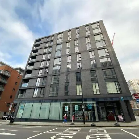 The Dyche - Spacious - Local Attractions Apartment Manchester