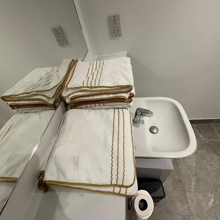 Exquisite Riverview 2bedroom Flat In Manchester.