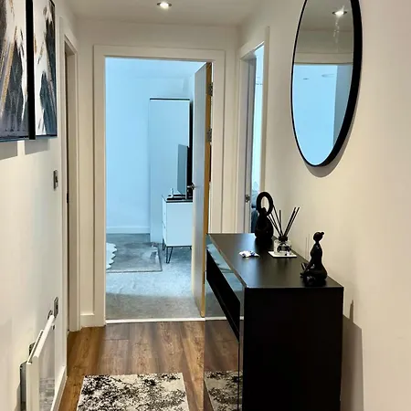 アパート Stylish 2-bed Private Parking 10mins To Centre *