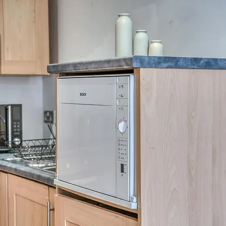 2br Flat - Free Parking - Old Trafford - Weekly Rates *