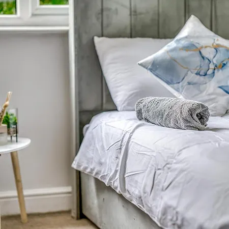 Modern 2br With Free Parking Sleeps 8 Walk To Old Trafford Apartamento *