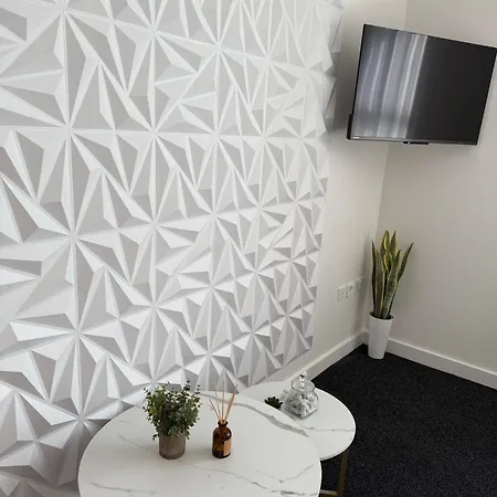 公寓 Luxury And Cosy Near Old Trafford M16 ,free Private Parking,fast Wi-fi,self Check-in Anytime Perfect For Late Arrivals, 5 Minutes To Old Trafford Stadium 曼彻斯特