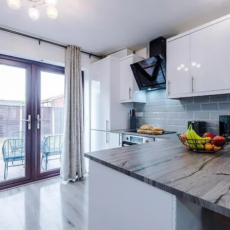 Сasa de vacaciones New! 2br With Parking, Near Mánchester