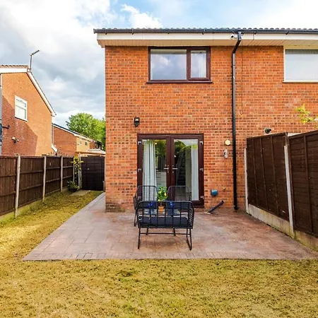 New! 2br With Parking, Near *