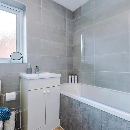 New! 2br With Parking, Near Сasa de vacaciones