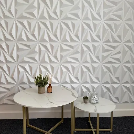 公寓 Luxury And Cosy Near Old Trafford M16 ,free Private Parking,fast Wi-fi,self Check-in Anytime Perfect For Late Arrivals, 5 Minutes To Old Trafford Stadium