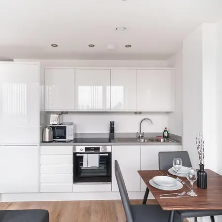 Zeni, Alexandra Rise Cosy