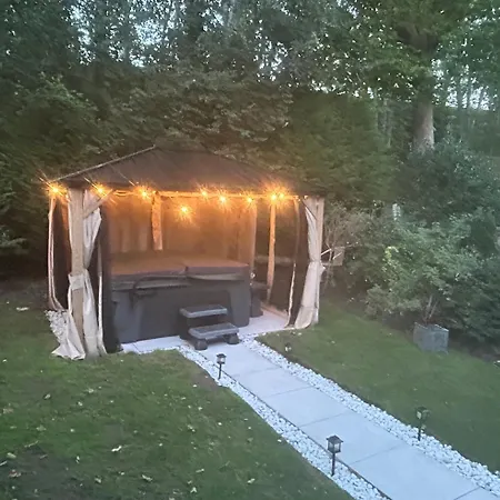 Airport Hideaway Apartmán