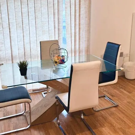 Апартаменты Urban Oasis 2br Centre - Balcony