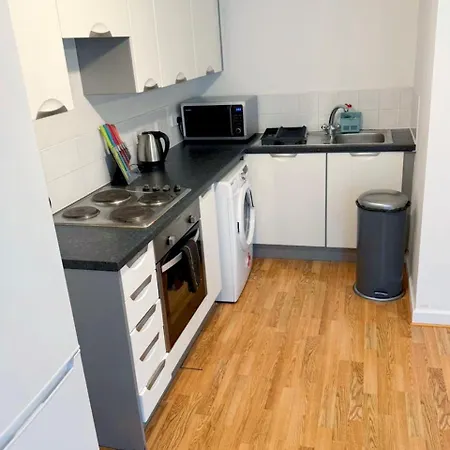 Urban Oasis 2br Centre - Balcony *
