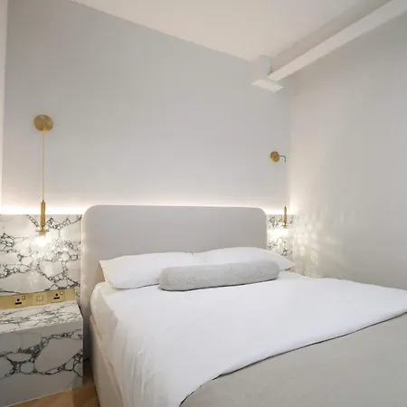 Blanco At The Heim מנצ'סטר