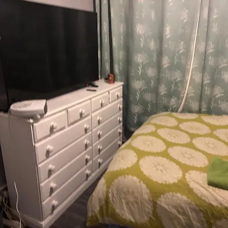 Female&family Single, Double And King Size With Shared Bathroom * Манчестер