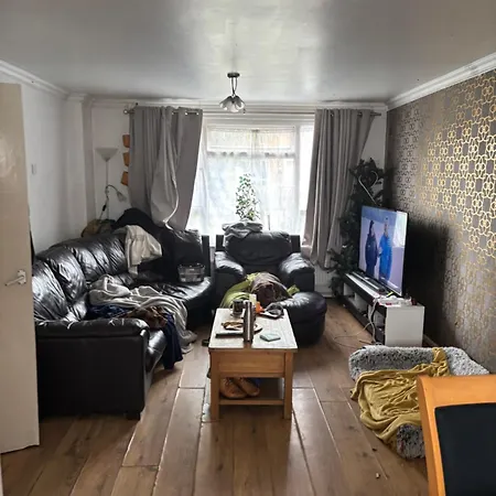 Female&family Single, Double And King Size With Shared Bathroom Проживание в семье *