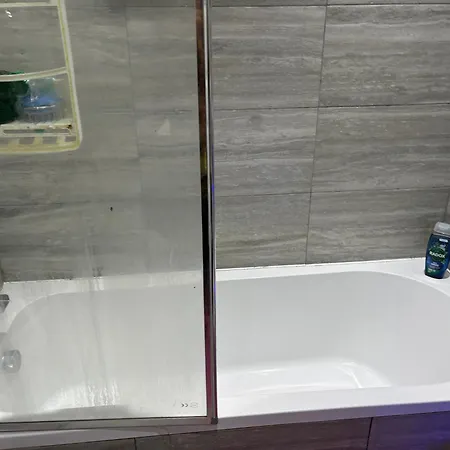 Female&family Single, Double And King Size With Shared Bathroom Проживание в семье