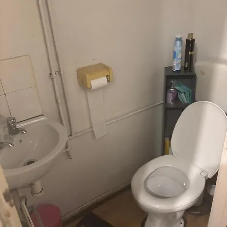 Female&family Single, Double And King Size With Shared Bathroom