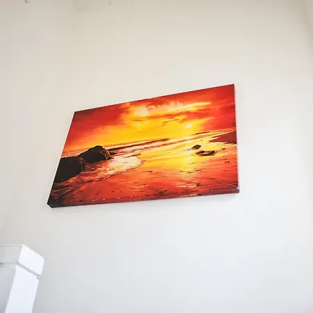 Vakantiehuis New 3 Bedroom Stylish With Drive & Garden Manchester