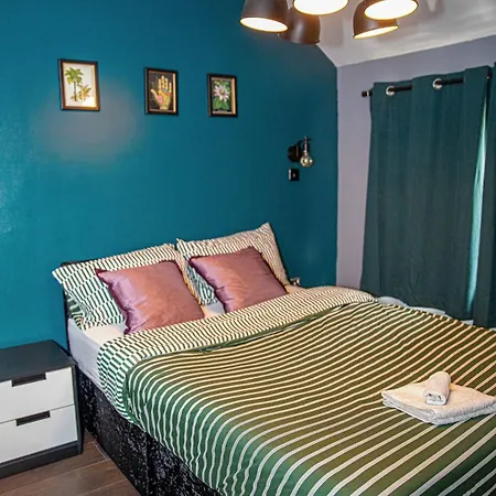 2br In Near Etihad Stadium With Parking Manchester