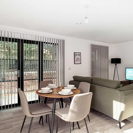 Contemporary 2bed Near Etihad