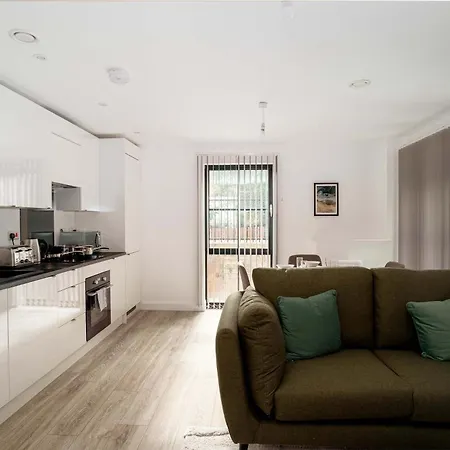 Contemporary 2bed Near Etihad Апартаменты Манчестер