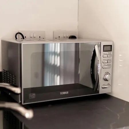 Апартаменты Contemporary 2bed Near Etihad Манчестер