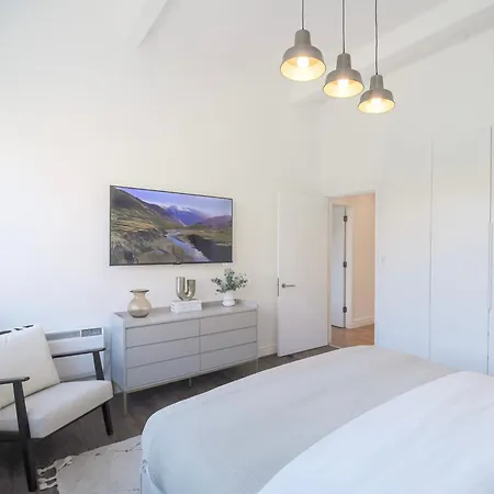 Large Centre Stylish And Spacious アパート