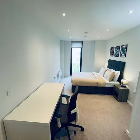 Sky View Centre Luxe - 2 Bedrooms * Manchester