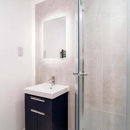 Апартаменты Contemporary 2bed Near Etihad