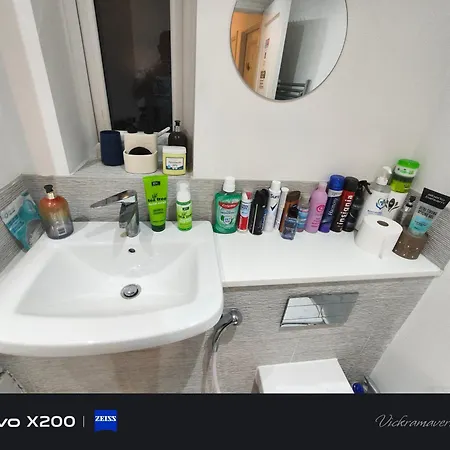 Free Car Park And Walk To Coop, Etihad , Piccadilly,free Snacks *