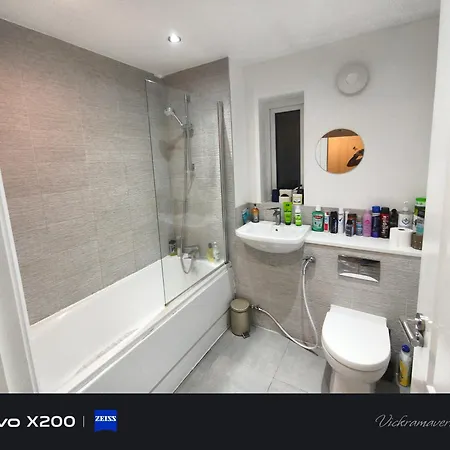 Free Car Park And Walk To Coop, Etihad , Piccadilly,free Snacks Privat bolig *