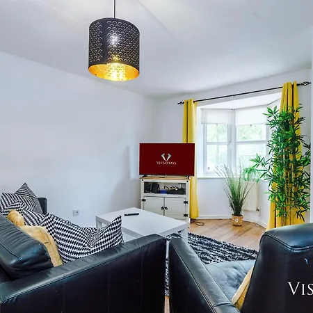 Cosy 3bdr House By Vista Short Lets & Serviced With Ps4 And Parking 別荘 マンチェスター