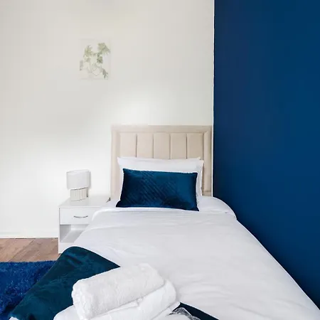 Modern 2 Bedroom House With Parking Tatil Evi *