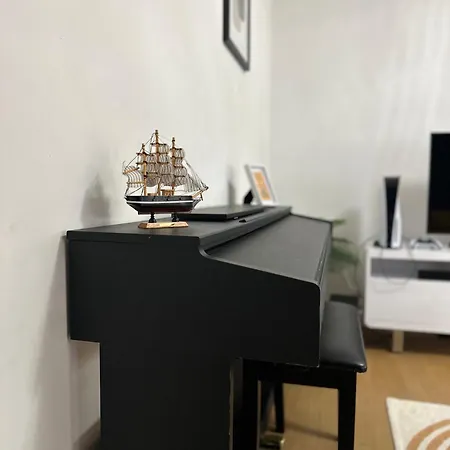 Centrally Located Modern 2 Bedroom Apartment, Minutes Walk To Ao Arena شقة مانشستر