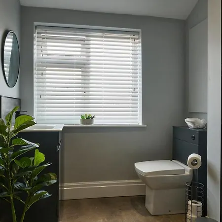 Comfort 2br By Eason Short Lets Denton Διαμέρισμα