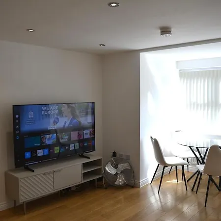 Elegant In West Didsbury Daire *
