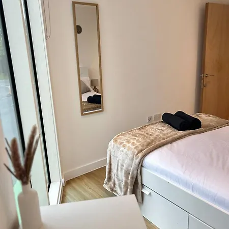 Apartamento Spacious Mcr - Gym - Terrace - Games - Free Secured Parking *