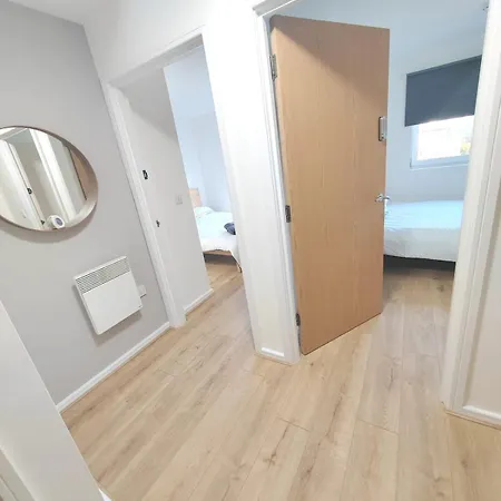 New 2 Bedroom Flat Close To Center Camp Street 曼彻斯特