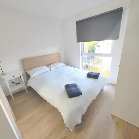 New 2 Bedroom Flat Close To Center Camp Street 公寓