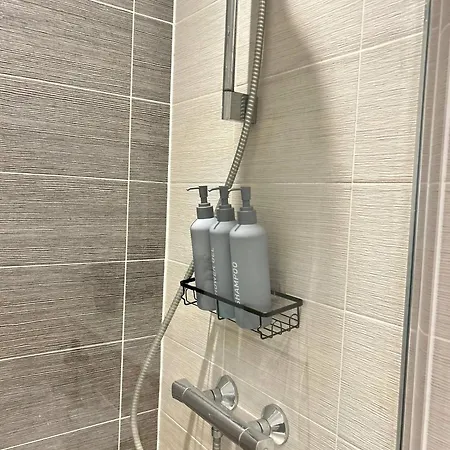 Apartamento Spacious Mcr - Gym - Terrace - Games - Free Secured Parking Mánchester